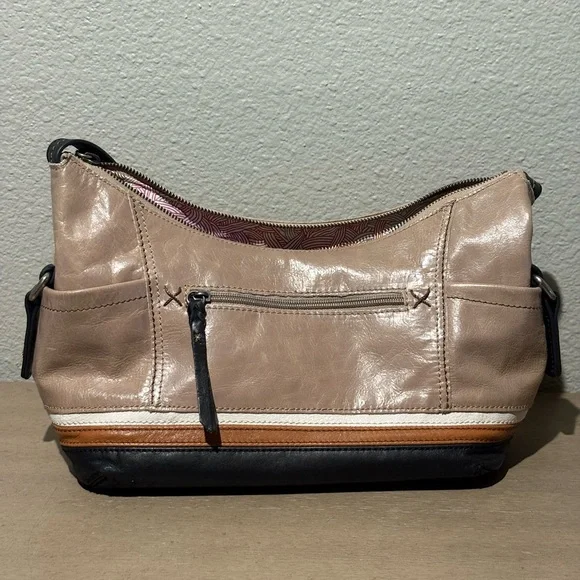 The Sak Beige and Black Leather Shoulder Kendra Bag - Picture 8 of 8